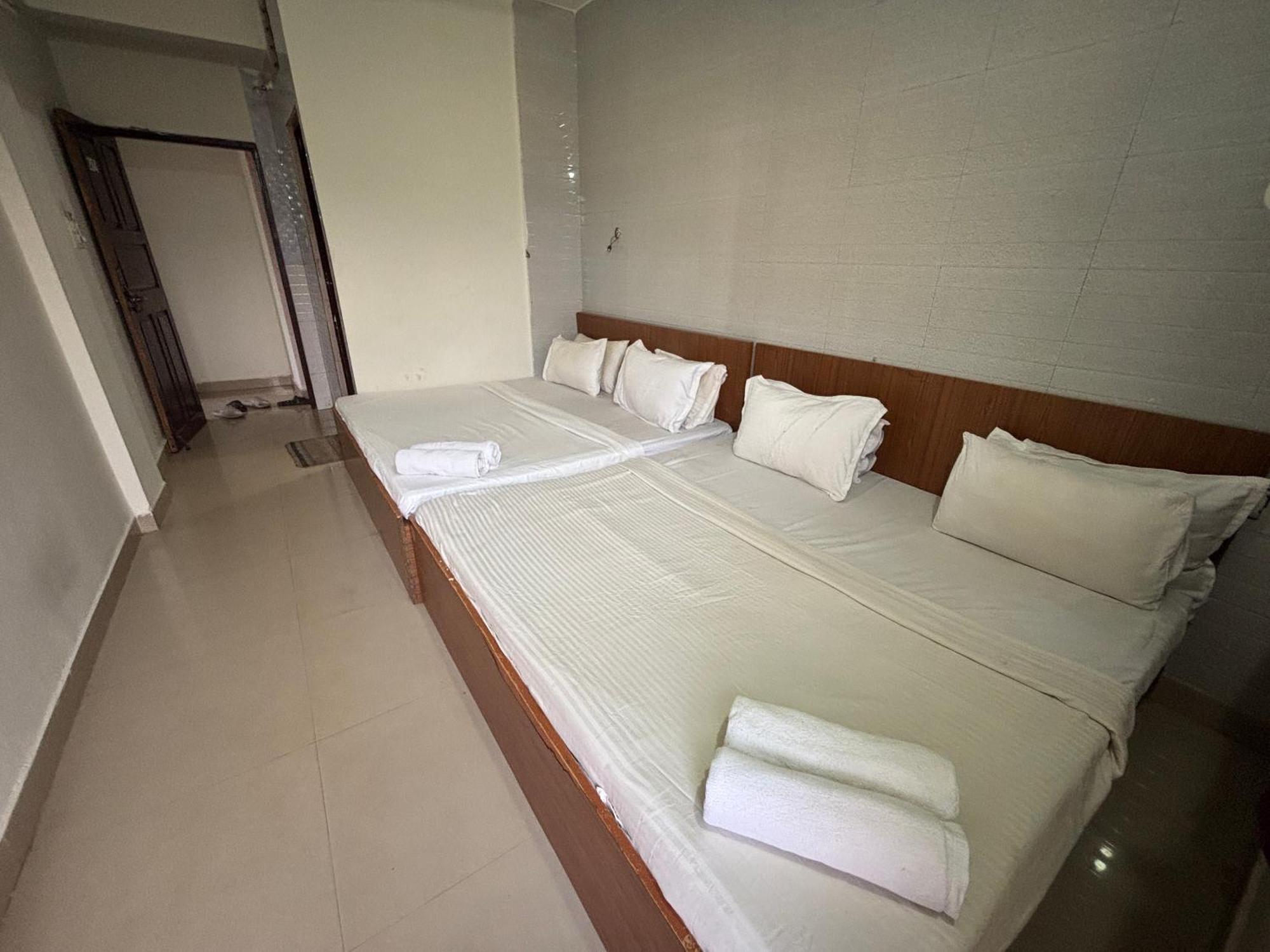 Mehar Rooms Baga Exterior foto